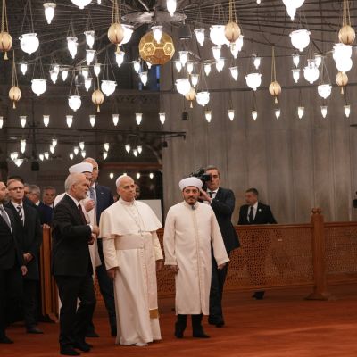 Pope visits Istanbul’s Blue Mosque at start of day of meetings with Turkey’s religious leaders – WTOP News
