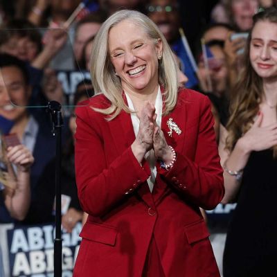 Abigail Spanberger Makes History as Virginia’s First Female Governor with Her Daughters by Her Side