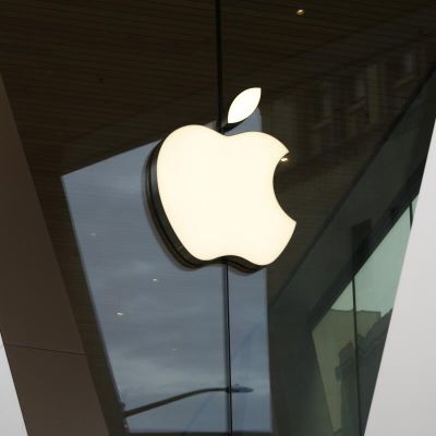Apple Leadership Transition: Tim Cook to Transition to Executive Chairman – FinanceFeeds