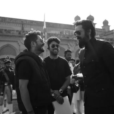 ‘Kya Kare Baddi Picture Hain’: Arjun Rampal Celebrates Dhurandhar’s Success With BTS Photos; Applauds Co-Actors With Golden Words