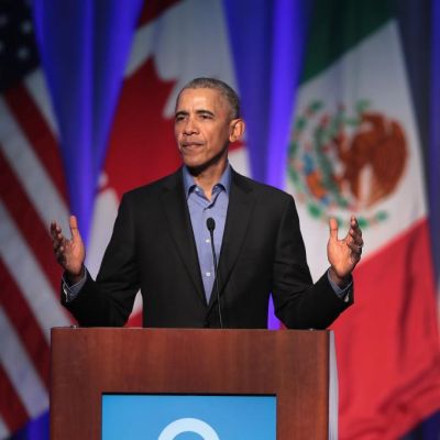 10 years later, Obama’s ‘phone-and-pen’ shtick is becoming a…