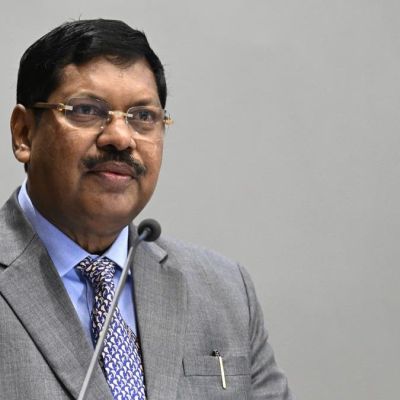 Lawyers protest after shoe-hurling attempt at CJI BR Gavai; FIR sought against accused Rakesh Kishore – Business Upturn