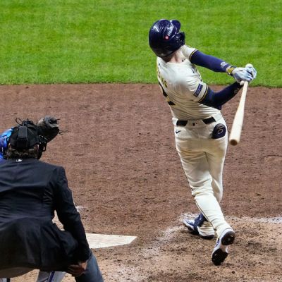 Brewers manager Pat Murphy weighs in on Brice Turang avoiding HBP in the 9th inning