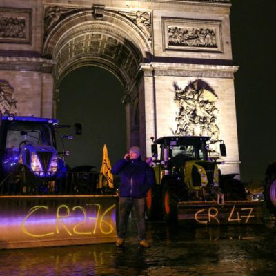 Farmers’ tractors blockade Paris landmarks in protest against EU-Mercosur deal