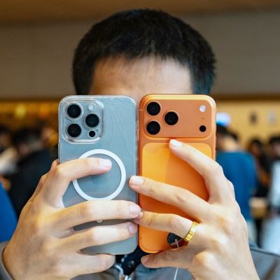 ‘I am a Muslim, but I love this colour’: Delhi iPhone 17 buyer can’t stop praising