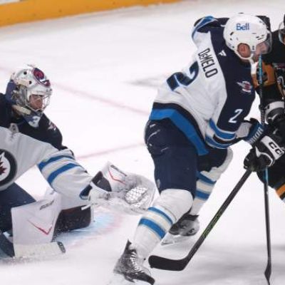 Winnipeg Jets survive chaotic third period to beat Penguins 3-2