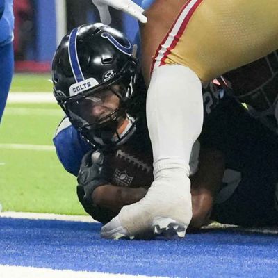 Colts’ Jonathan Taylor pushes the pile for tough TD