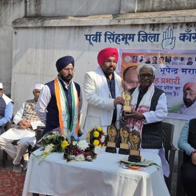 Jamshedpur: District Congress Chief Parvinder Singh Leads 140th Foundation Day Celebrations; Veterans Honored | The Avenue Mail