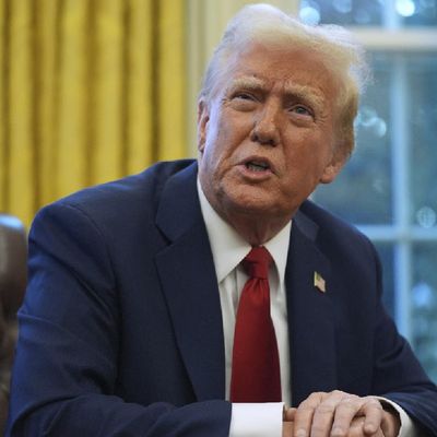 Donald Trump claims US-Iran deal will be signed today, Iran denies