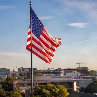 Debate night comes to Philadelphia, the new center of the political world