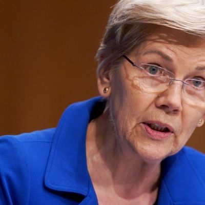 Elizabeth Warren blasts JPMorgan over potential checking account fees