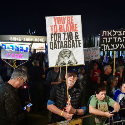 2 arrested, several hurt by cops at rally against PM after Shin Bet head’s court filing