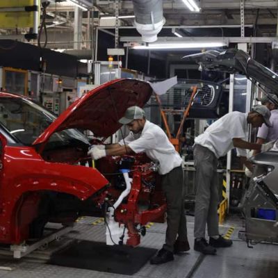 India Inc loses momentum, war-driven cost surge drags private sector growth to 3-year low