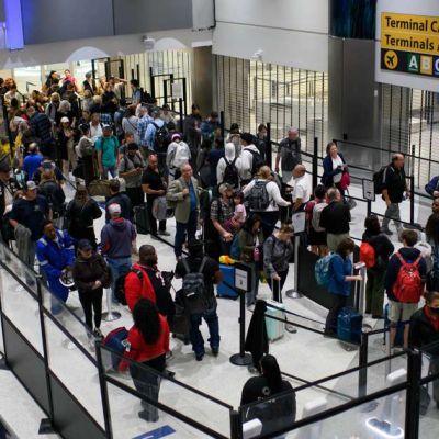 FAA Staff Shortages and Chicago Snow Add to Flight Gridlock