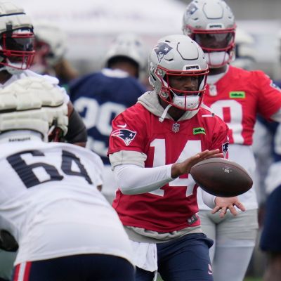 Patriots QBs struggle on Day 4 of training camp