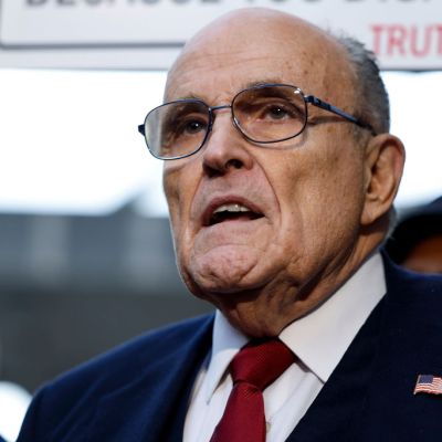 Trump Pardons Giuliani, Others Charged in 2020 Election Interference