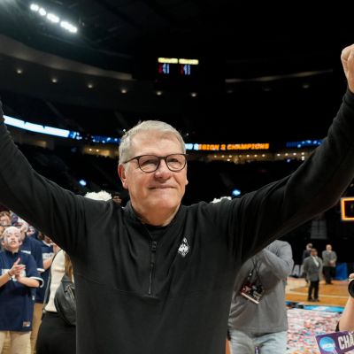 UConn's Geno Auriemma gets 5-year extension