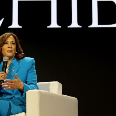 Vice President Harris takes the stage at Essence Festival, only mentions Biden once