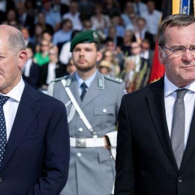 How does the SPD solve a problem like Olaf Scholz?