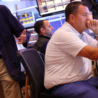 ‘Black Swan’ hedge funder warns a recession is coming this year — and the biggest market bubble in history will soon pop