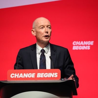 Thousands more jobs lost as UK businesses hold off hiring