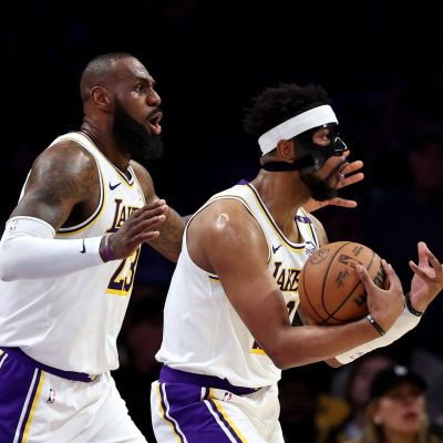 With LeBron James back, Lakers are whole. Now they must get ‘reconnected’ fast