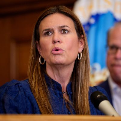 Huckabee Sanders Booted From Restaurant When Employees Feel ‘Threatened’