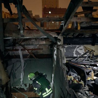 Russian attacks kill 3 in Ukraine, leave hundreds of thousands without power - Muvi TV