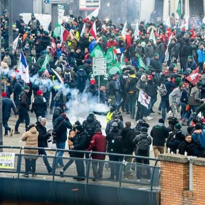 Police Use Tear Gas, Stun Grenades Against Farmers Protesting Mercosur Trade Agreement At EU Parliament In Strasbourg