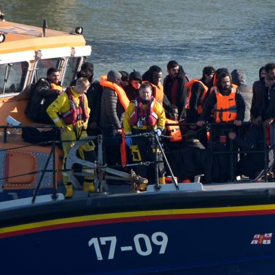 Zero-Notice Protests Blockaded Entrance of Boat Migrants at Portsmouth