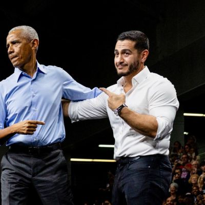 Obama Delivers a Scorching Rebuke to Trump — and Centrist Dems