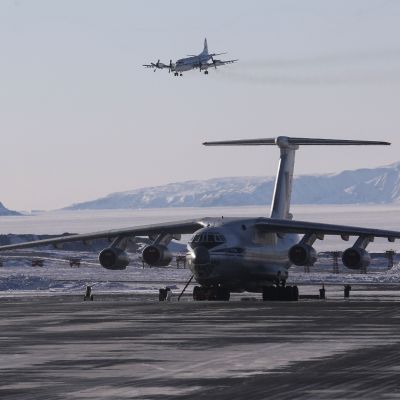 Ex-UK Spy Chief Backs Trump’s Efforts to Take Control of Greenland