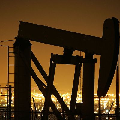 Oil jumps after Trump dismisses Iran peace offer