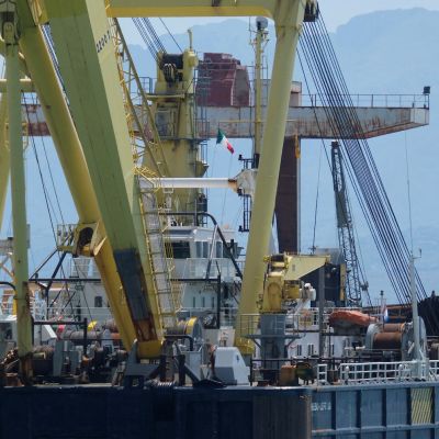Diver dies in preliminary operations to recover Lynch’s yacht