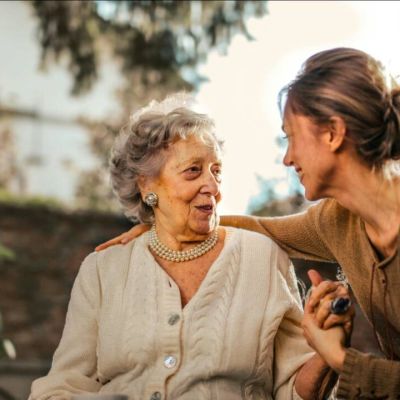 Holistic Support for Cancer Caregivers: A Practical Guide – Qrius