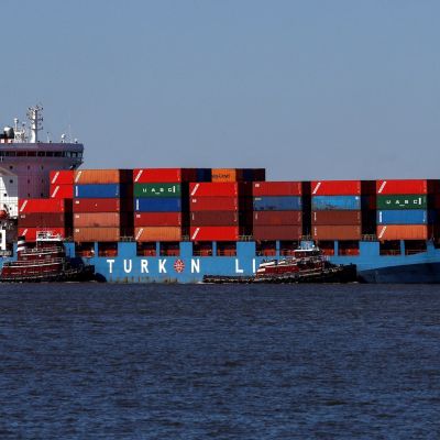 VIEW Q1 US GDP shrinks amid import surge to front-run tariffs