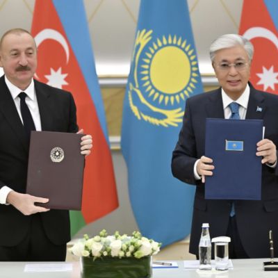 Tokayev, Aliyev Sign Cooperation Agreements to Boost Ties in Transport and Digitalization  – The Astana Times
