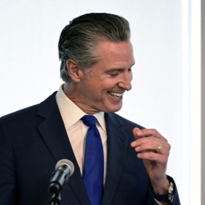 Newsom Bans Law Enforcement and Federal Agents from Wearing Masks