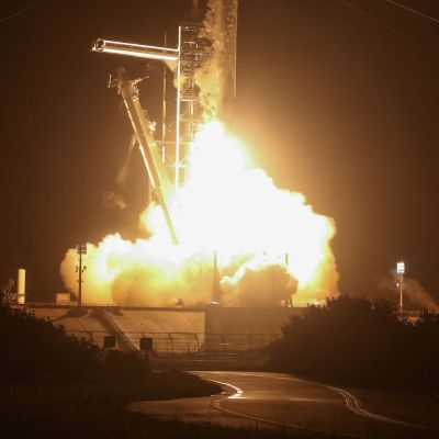 SpaceX-Polaris crew poised to attempt first private spacewalk