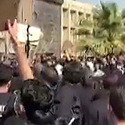 Iranian Students Chant Anti-Govt Slogans As US Threats Loom