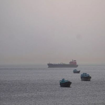 Shipping giant says it will take weeks to resume Hormuz transit despite Iran deal