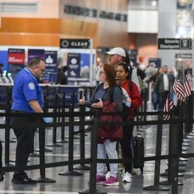 U.S. airline cancellations top 1,000 for fourth consecutive day as shutdown persists