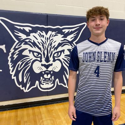 Bay City fall sports roundup: First win over foe spirits Glenn into first place