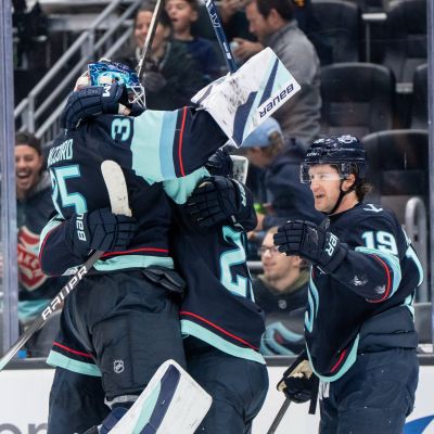 McCann Scores in OT Thriller to Lift Kraken Over the Golden Knights – The Hockey Writers Seattle Kraken Latest News, Analysis & More