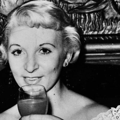 Grandchildren of last woman to be hanged in Britain seek posthumous pardon