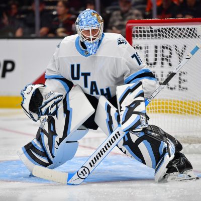 Mammoth Limit Canucks’ Offence With a 4-1 Victory – The Hockey Writers Utah Mammoth Latest News, Analysis & More