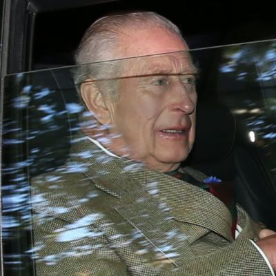 King and Queen attend Sunday service at Crathie Kirk while Andrew and Sarah Ferguson are advised to skip Christmas at Sandringham; Prince Harry accuses ‘men in grey suits’ of undermining reconciliation with Charles. – Internewscast Journal