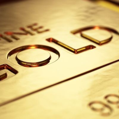 Gold loses more ground as traders book profits