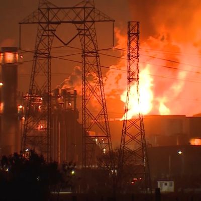 Fire at California lithium battery plant raises concerns about air quality