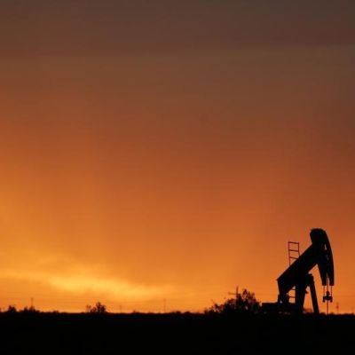 US shale output has peaked, Diamondback warns, as prices tumble By Investing.com